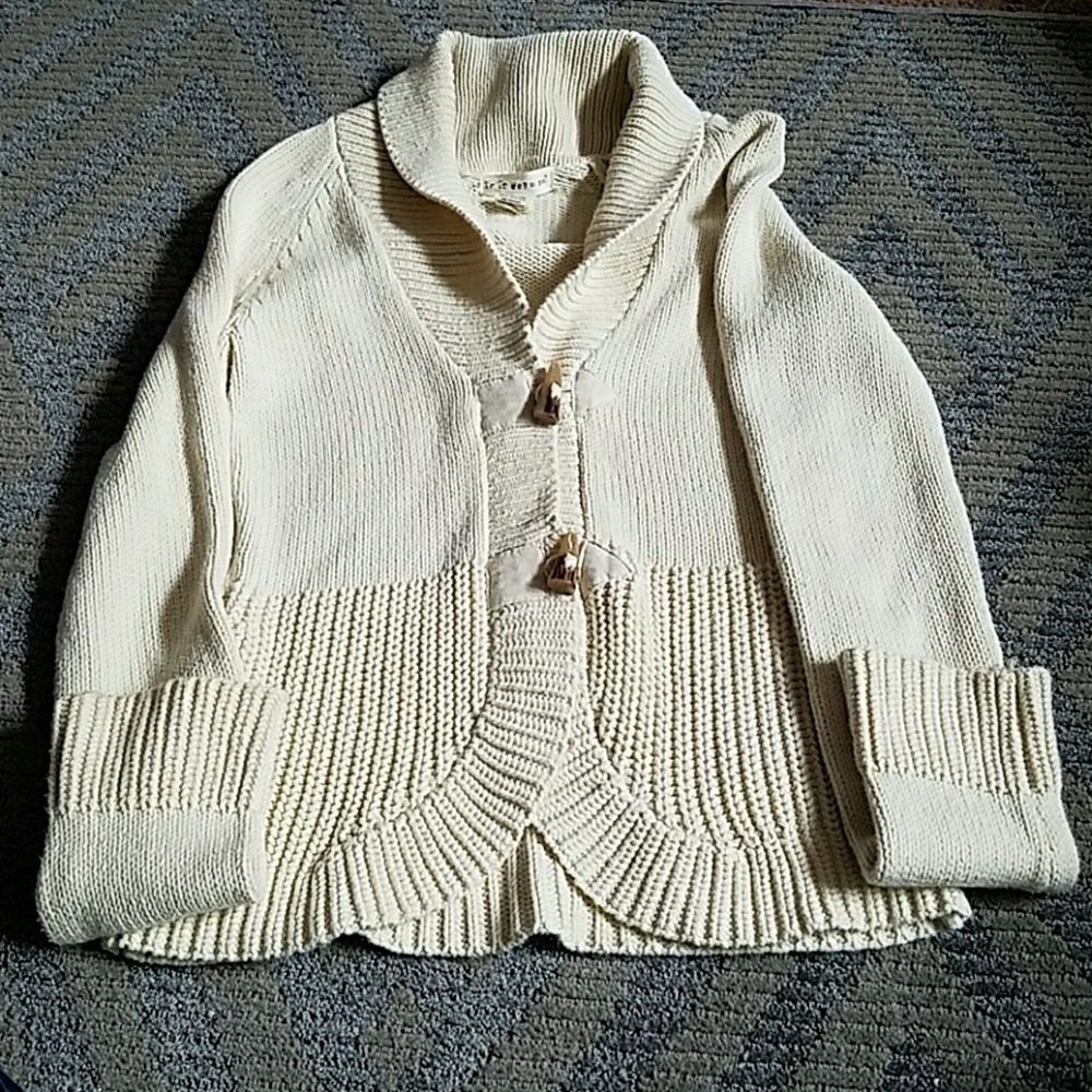 If it wears me size medium cardigan sweater